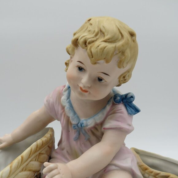 Vintage Porcelain Figurine Piano Baby Girl Baskets Planter 9" x 10" x 5" - Picture 2 of 16